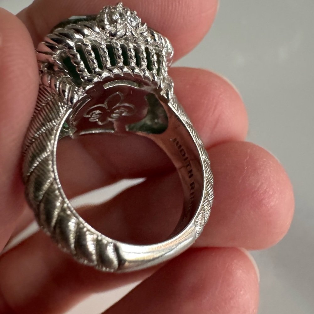 Green  stone Ring with Ornate Silver Setting - Picture 5 of 10